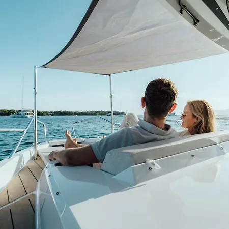 In Villa, Near Piran * 斯楚雅