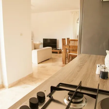 In Villa, Near Piran Apartman