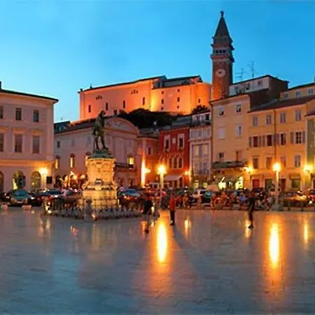 In Villa, Near Piran Apartman