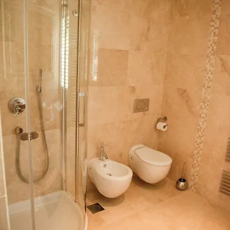 In Villa, Near Piran 斯楚雅