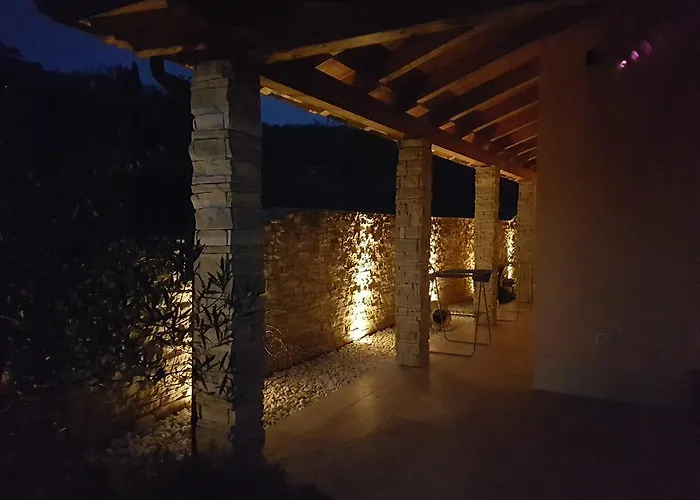 In Villa, Near Piran アパート ストゥルニャン