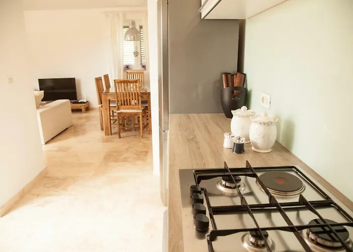 In Villa, Near Piran アパート ストゥルニャン