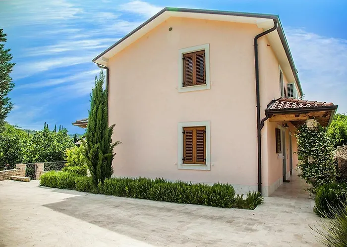 In Villa, Near Piran Διαμέρισμα *