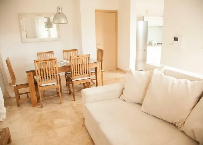 In Villa, Near Piran ストゥルニャン