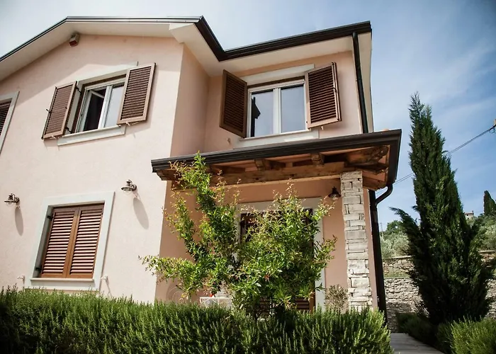 In Villa, Near Piran アパート ストゥルニャン